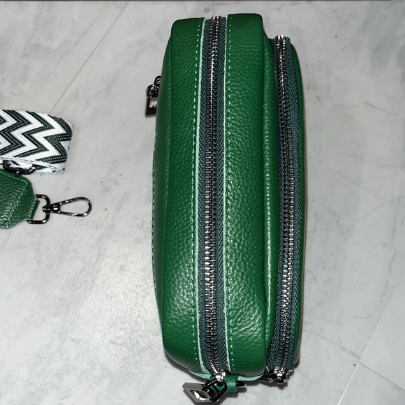 Boutique Leather Camera bag Crossbody bag Hunter Green/Gunmetal HW 2 straps NWOT - Picture 8 of 12